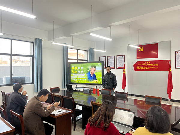 ����������ϵ�ɹ��ٰ��ʮ�Ž��ѧ��ְҵ���Ĺ滮��ƴ���ϵ��